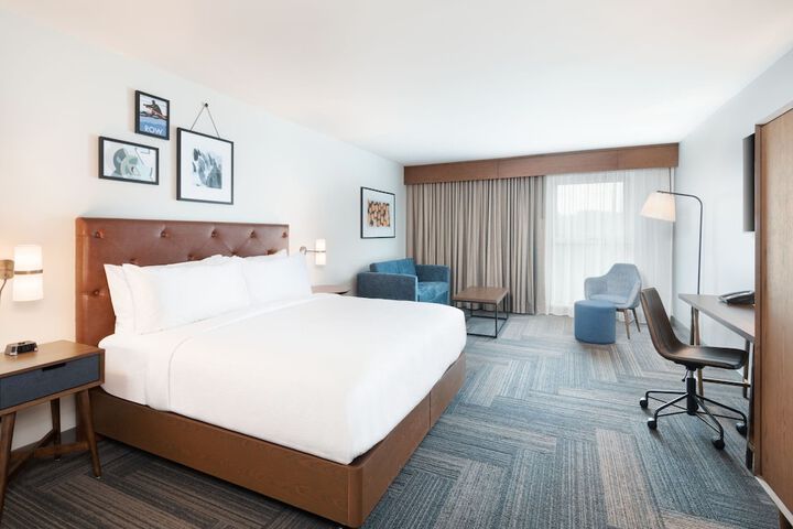 Room 10 of 33
