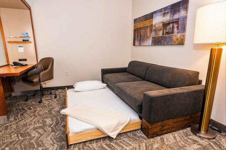 Room 22 of 35