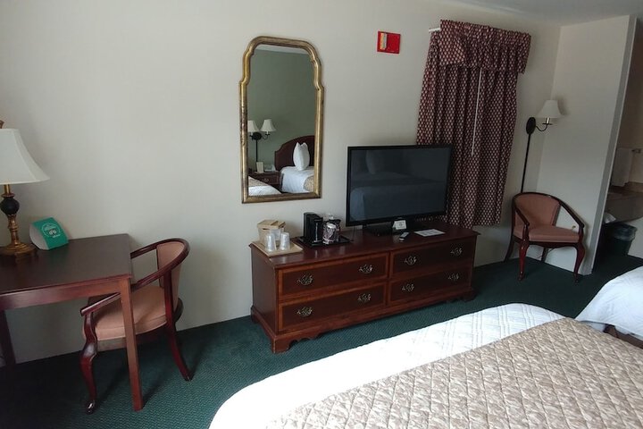 Room 15 of 18