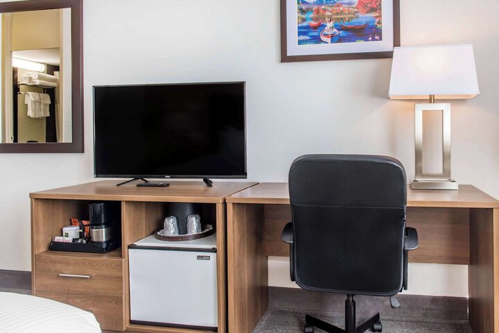 Room 25 of 69