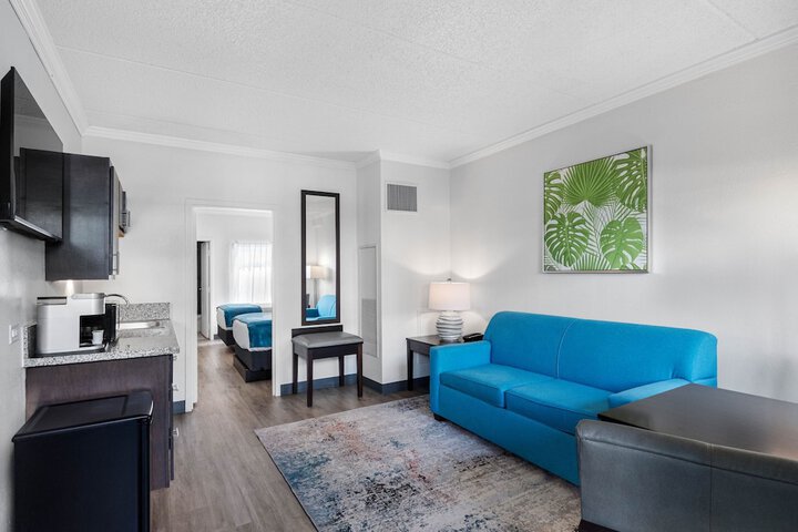 OASIS BAY SUITES Tampa, Busch Gardens, USF