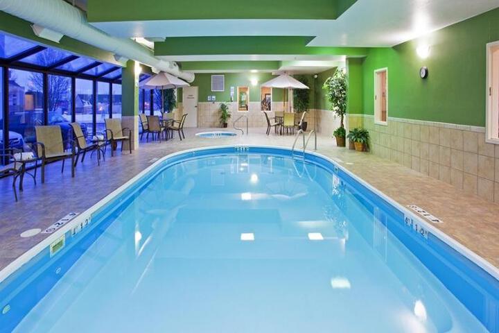 Holiday Inn Express Hotel & Suites Troy