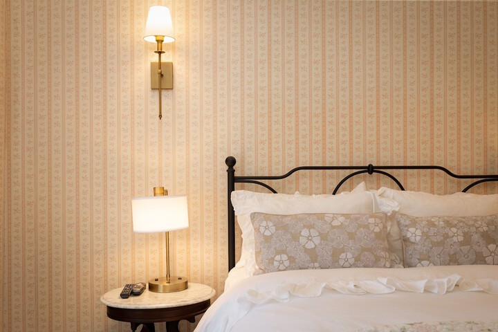 Room 27 of 50