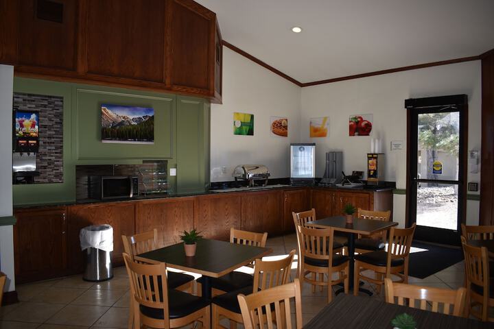 Quality Inn and Suites Garden of the Gods
