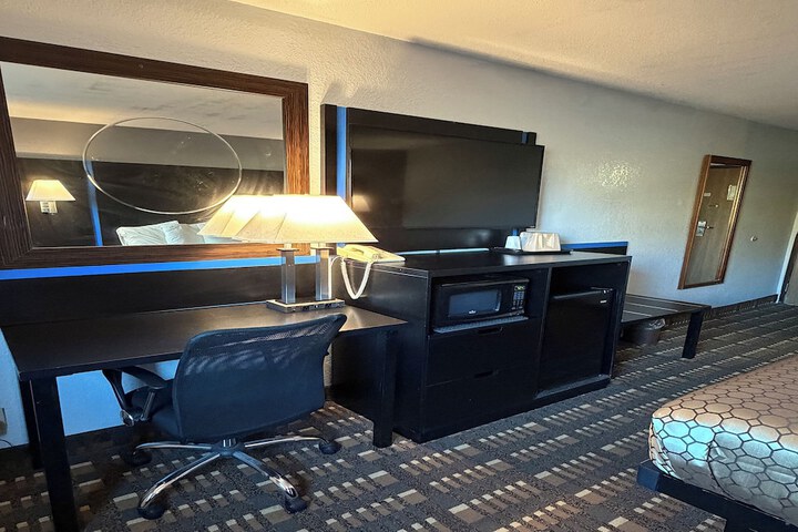 Coratel Inn and Suites by Jasper Stillwater