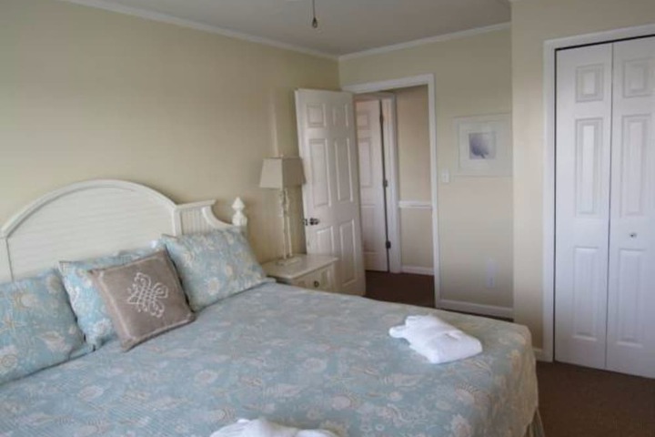 Fin n Feather Waterside Inn by Kees Vacations