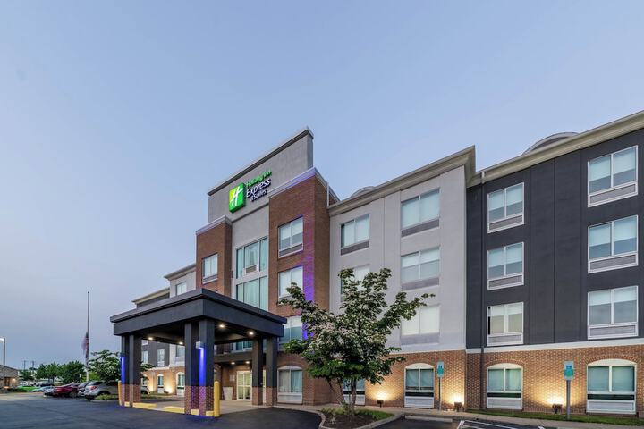 Holiday Inn Express Hotel & Suites Woodbridge by IHG