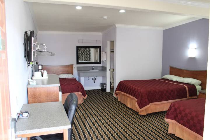 Room 26 of 33