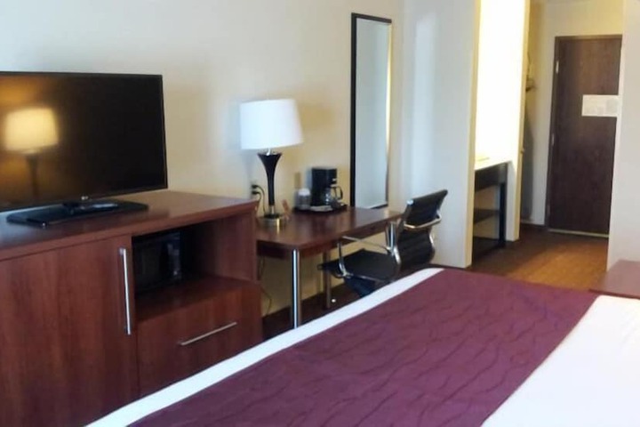 Room 8 of 18