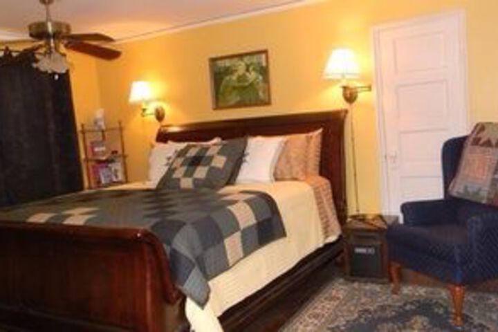 Maple Street Bed & Breakfast