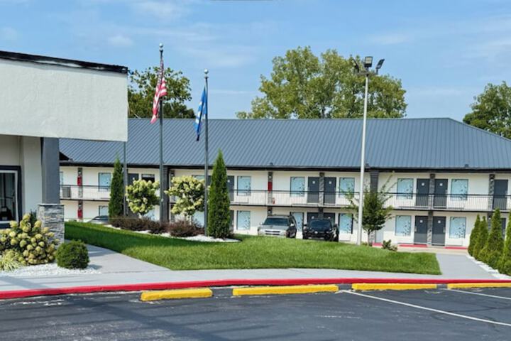 Lx Hotel SureStay Collection by Best Western