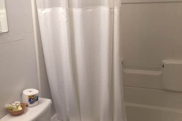 Room 8 of 24