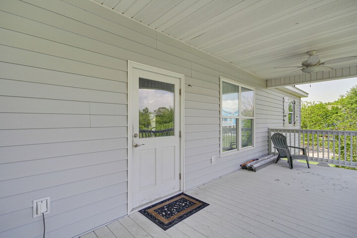 Waveland Vacation Rental - Walk to the Beach!