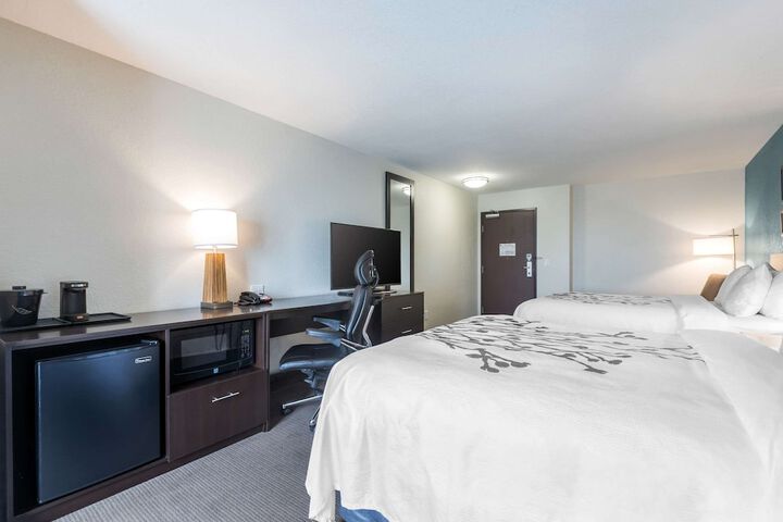 Room 16 of 34