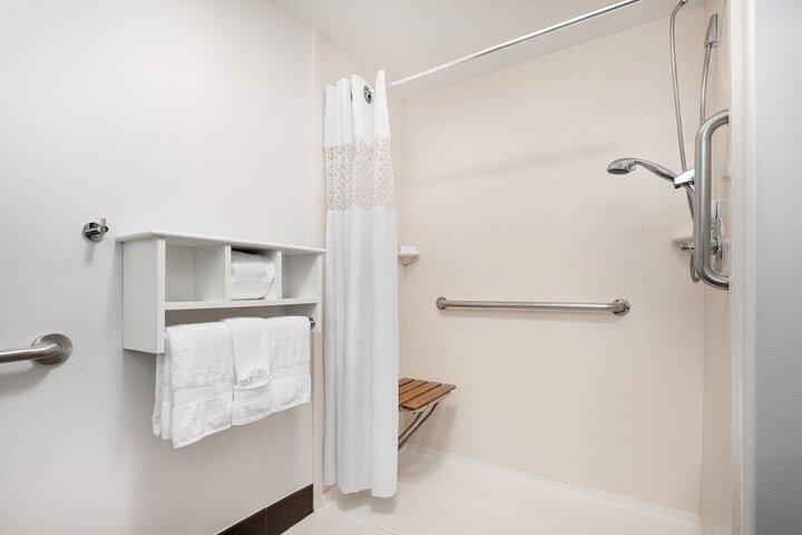 Room 10 of 21