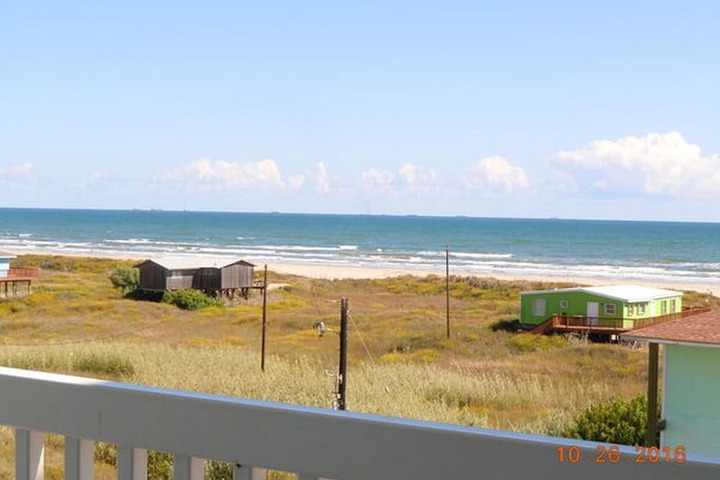 Beachgate CondoSuites and Oceanfront Resort