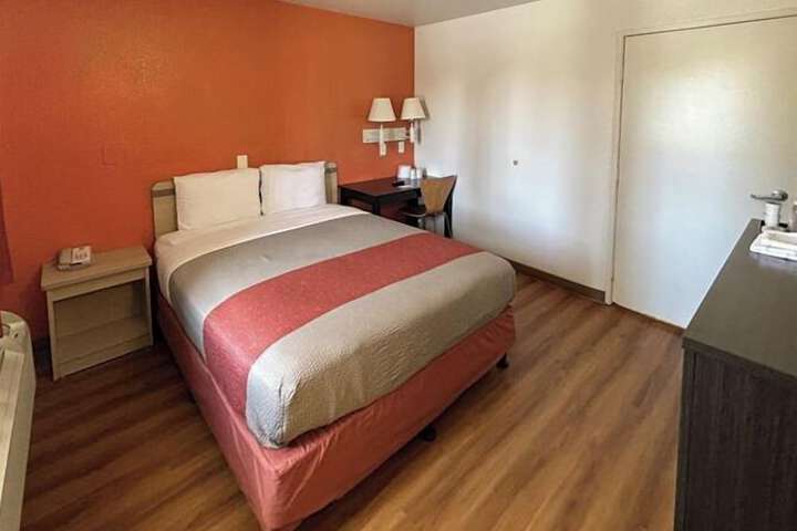 Studio 6 Suites – Bellflower Ca - Los Angeles