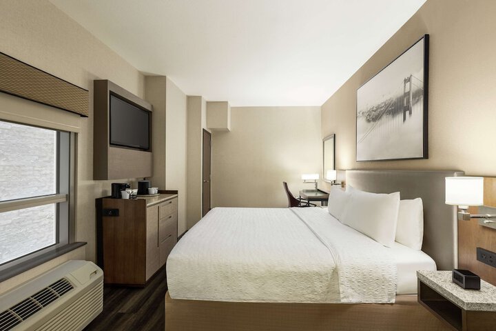 Room 47 of 129