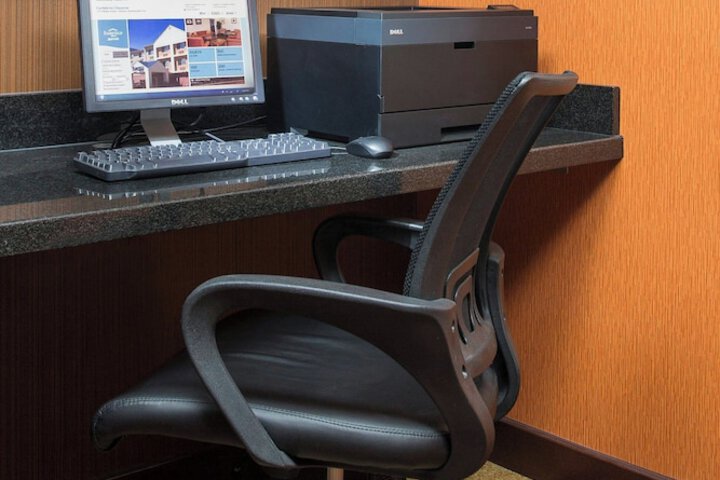 Business Center 19 of 20