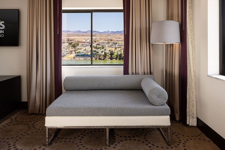 Room 27 of 110