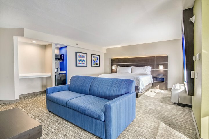 Holiday Inn Express & Suites Longview North by IHG