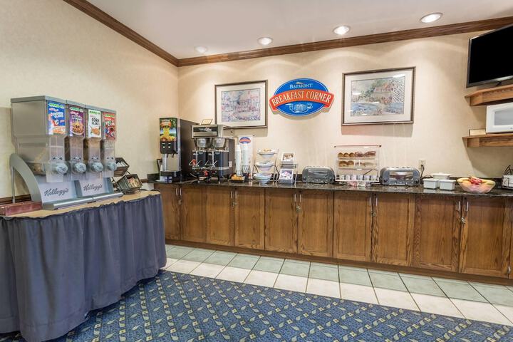 Baymont by Wyndham Waterford / Burlington WI