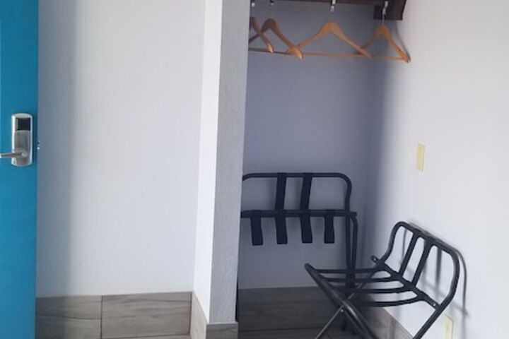 Room 11 of 20