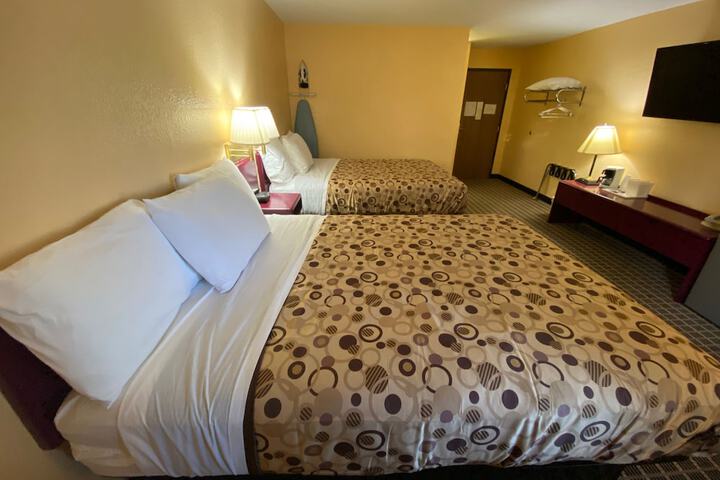 Room 17 of 18