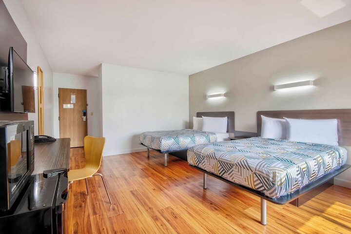 Room 17 of 25