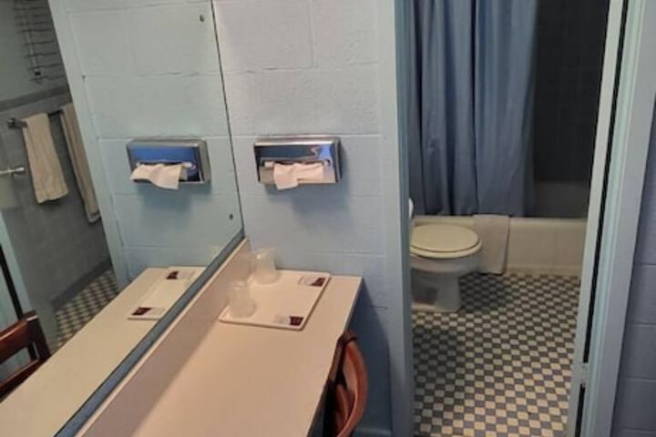 Holiday Host Motel & RV Park