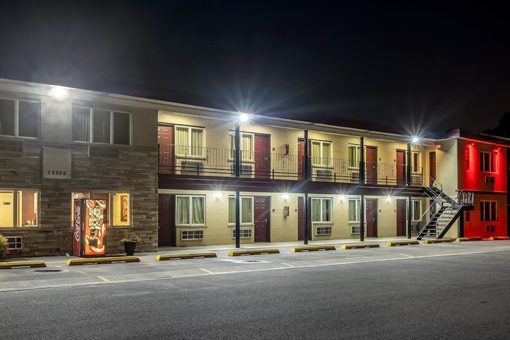 Hotel 7 of 30