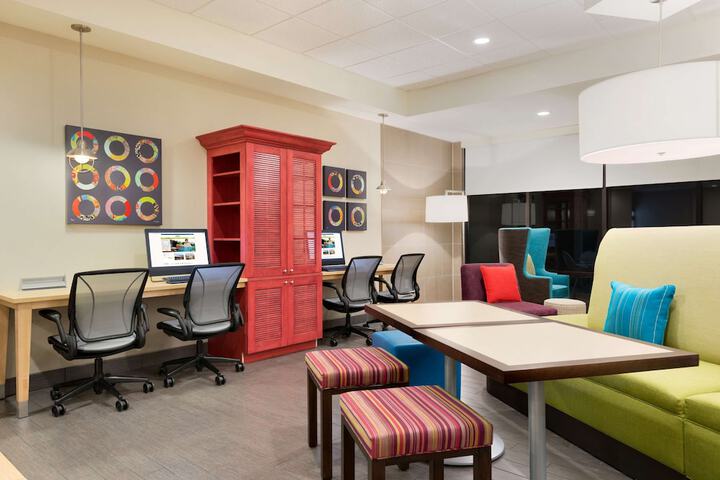 Business Center 29 of 32
