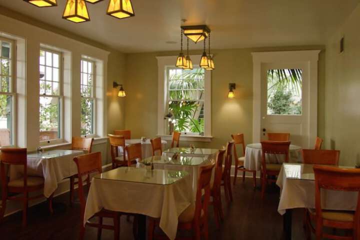 Dining 93 of 125
