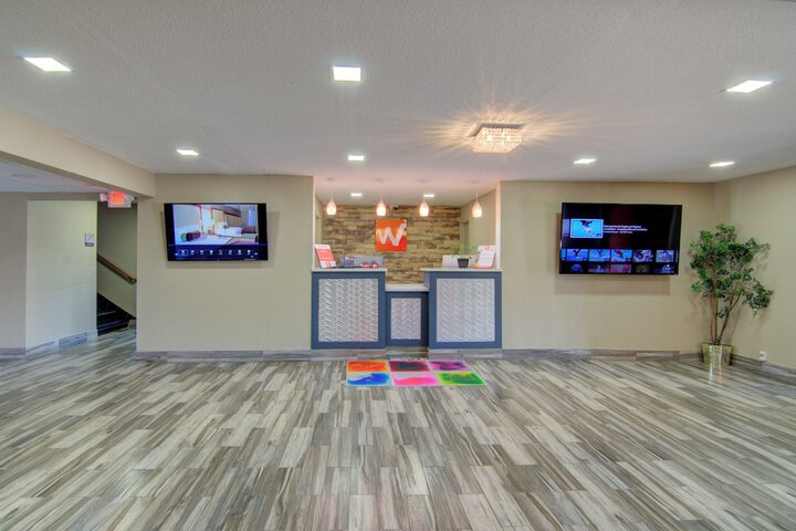 Westbridge Inn & Suites