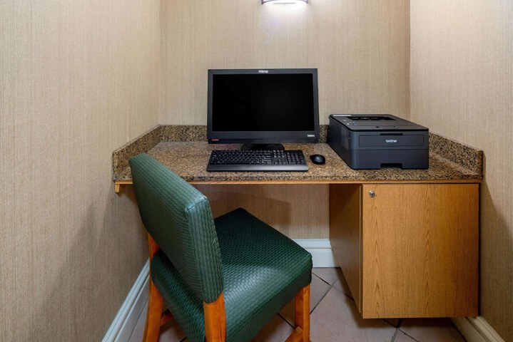 Business Center 34 of 34