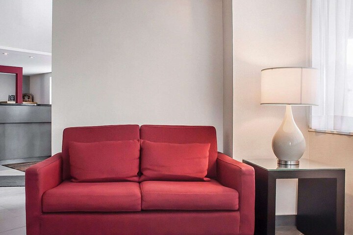 Hotel Interior 6 of 33