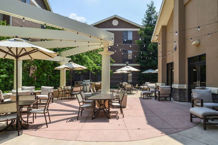 Hotel Exterior 55 of 56