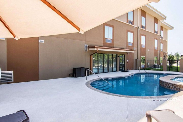 Pool 7 of 38