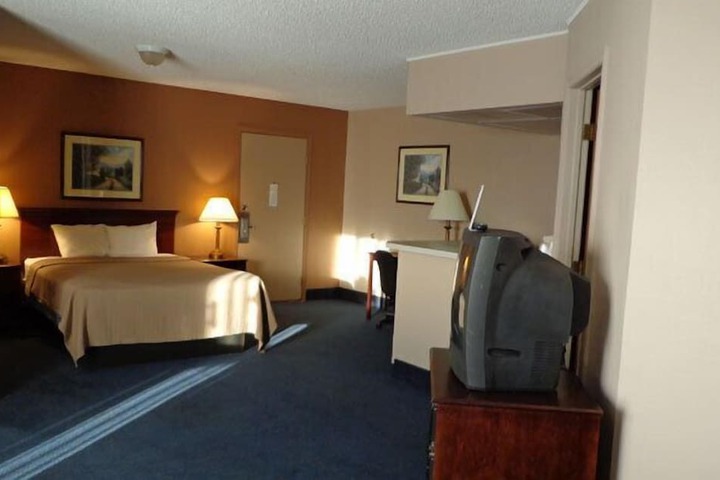 Room 8 of 8