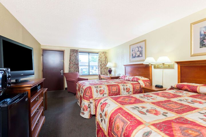 Room 8 of 13