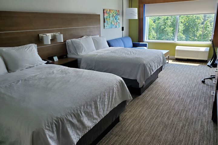 Room 25 of 59