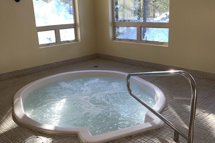 Glacier Mountain Lodge