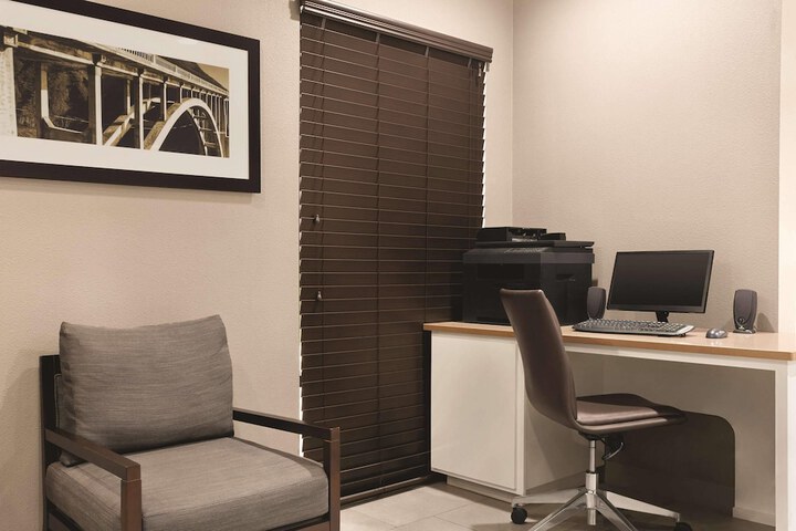 Country Inn & Suites by Radisson Bryant (Little Rock), AR
