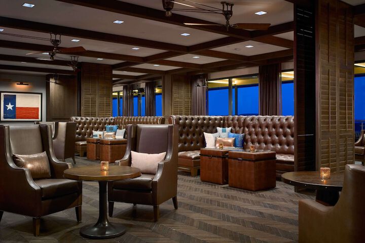 Lounge 69 of 78