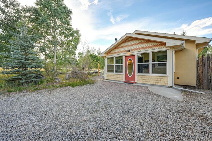 Charming Buena Vista Home w / Private Hot Tub!
