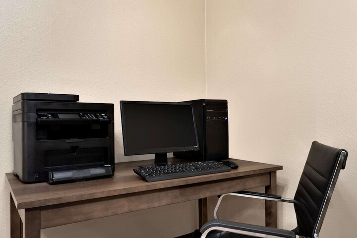 Business Center 27 of 27