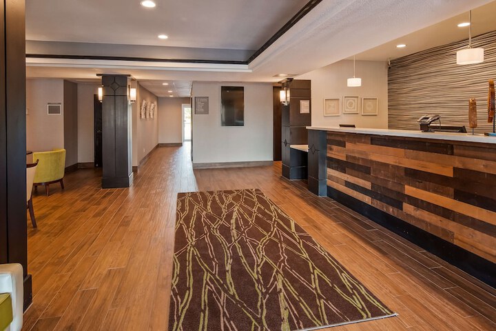 Hotel Interior 6 of 33