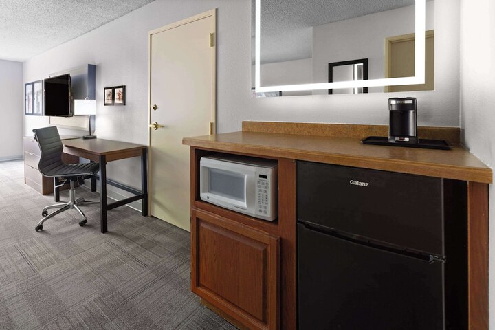 AmericInn by Wyndham Iron Mountain
