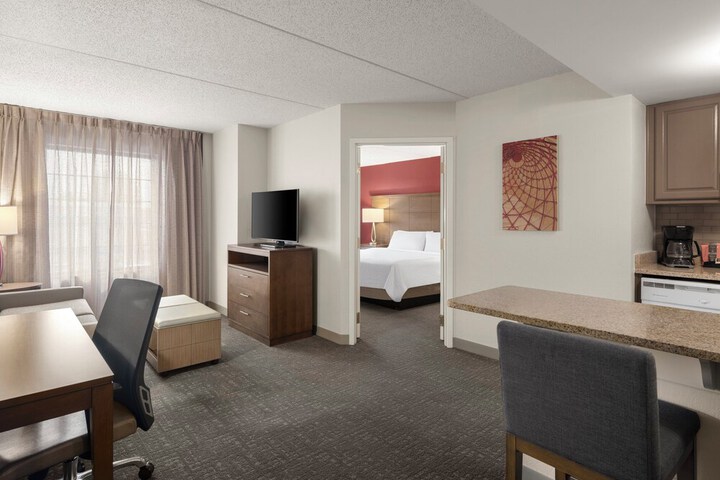 Staybridge Suites Indianapolis-Airport by IHG