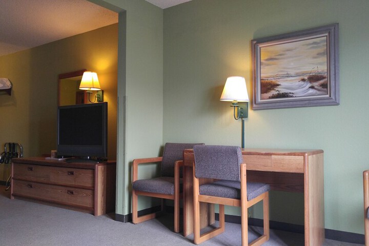 Harbor Lights Lodge